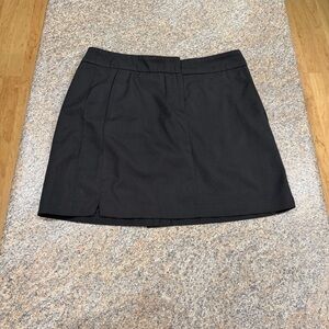 Izod Women's Golf Skort - Size 6